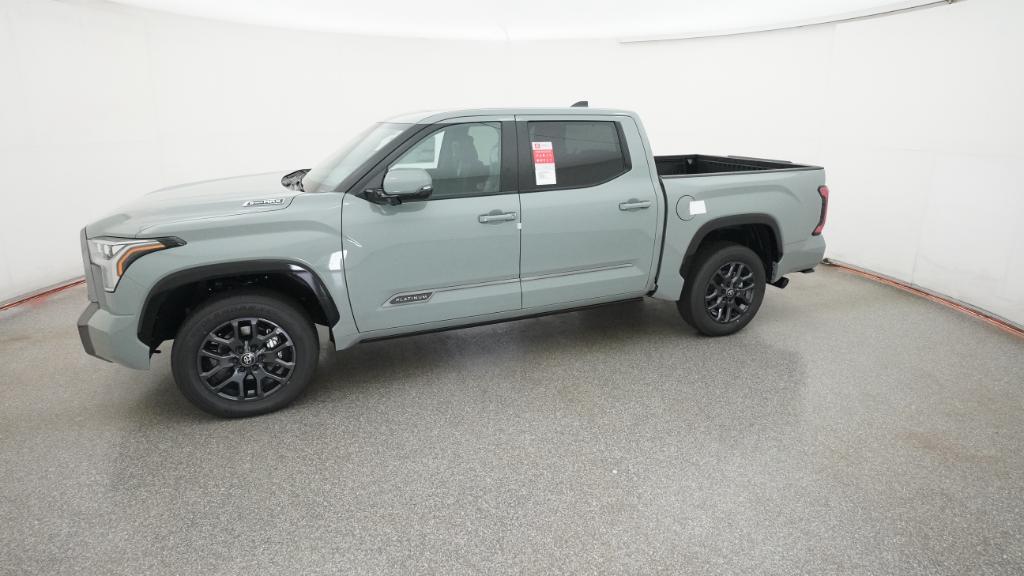 2025 Toyota Tundra Platinum CrewMax photo 8