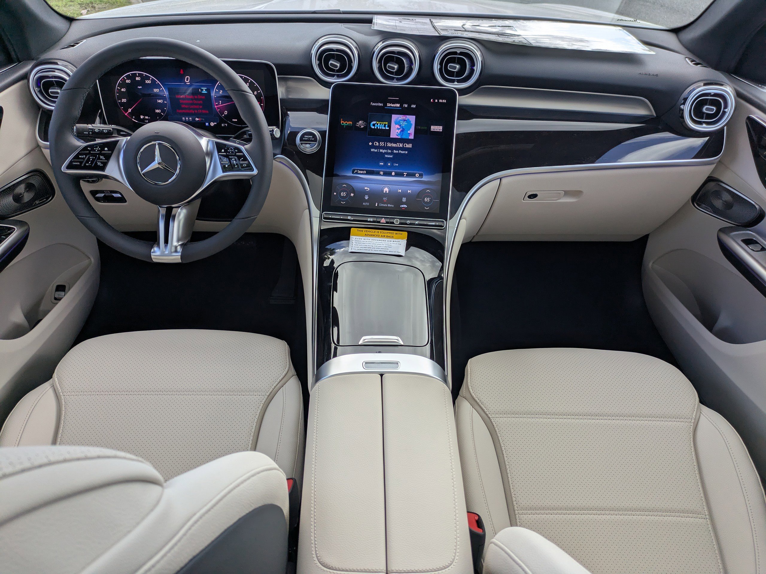 2026 Mercedes Benz GLC 300 photo 2