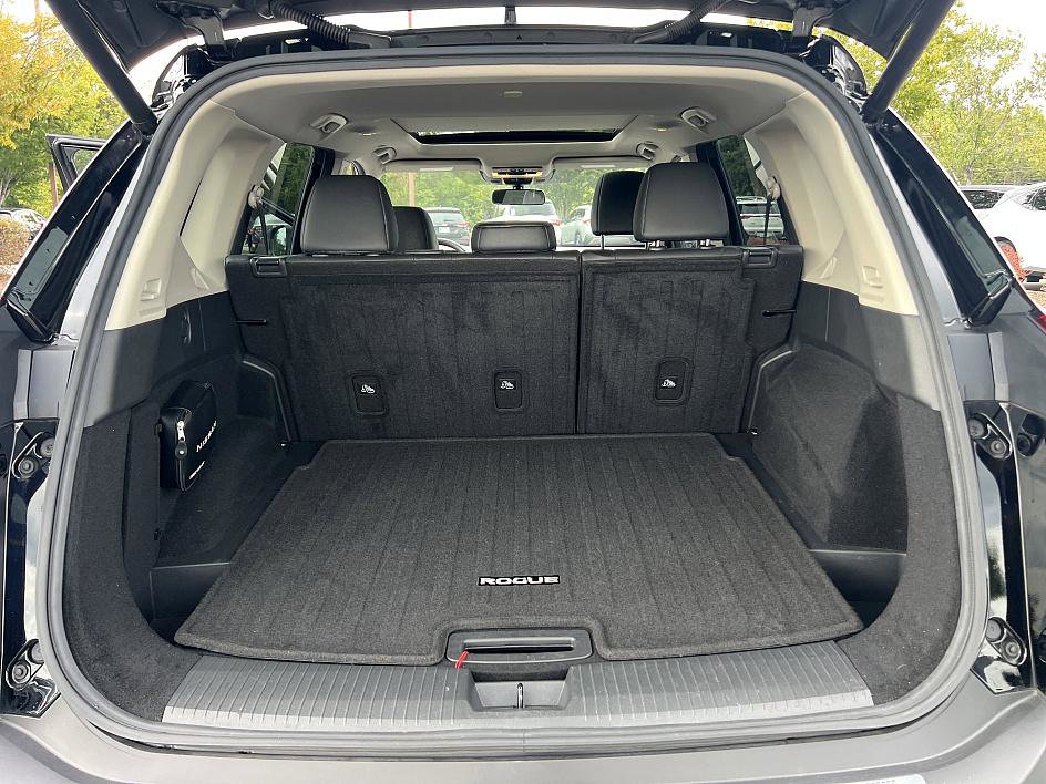 2022 Nissan Rogue SV photo 27