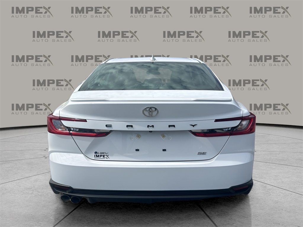 2025 Toyota Camry SE photo 4