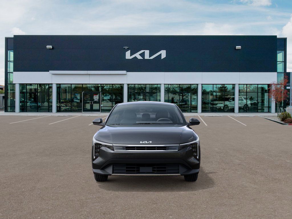 2025 Kia K4 EX photo 2