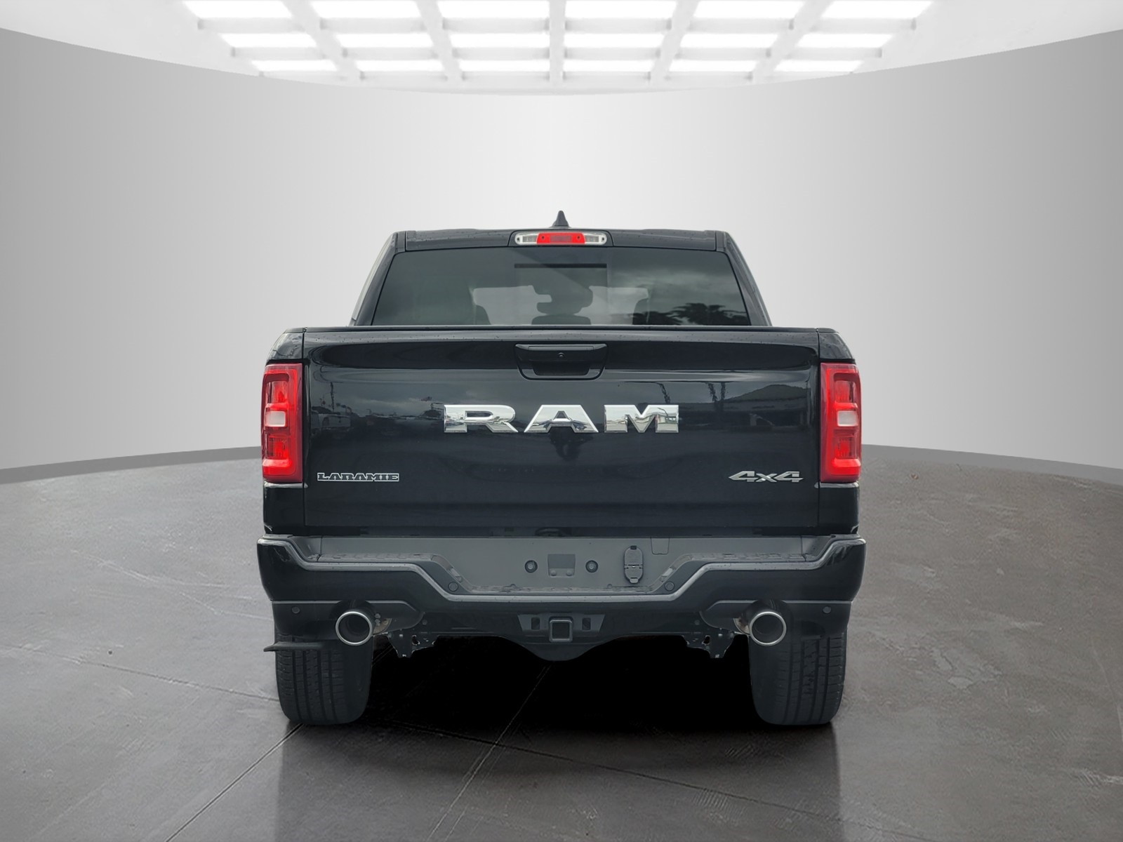 2025 Ram 1500 Laramie photo 3