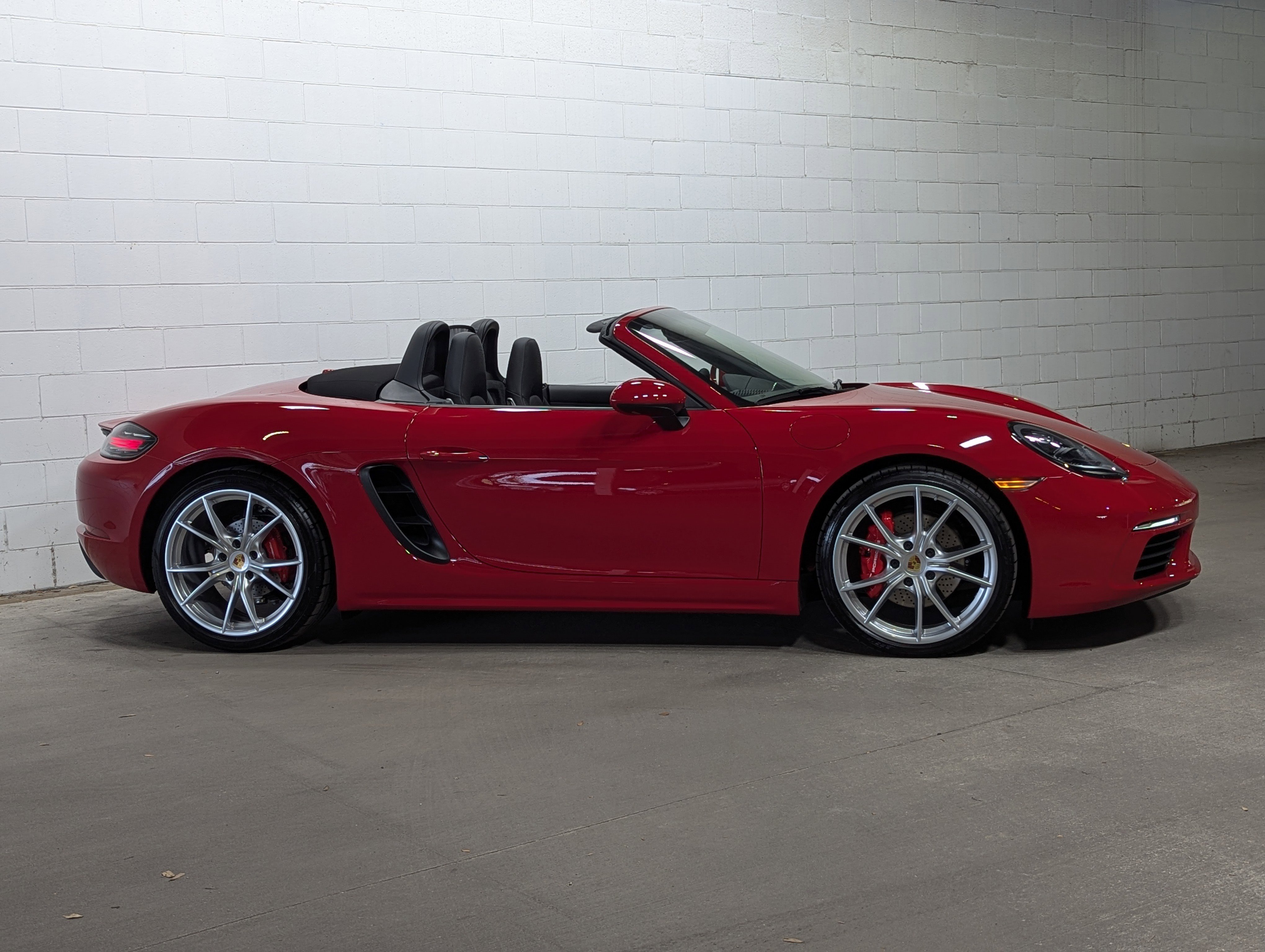 2025 Porsche Boxster S photo 4