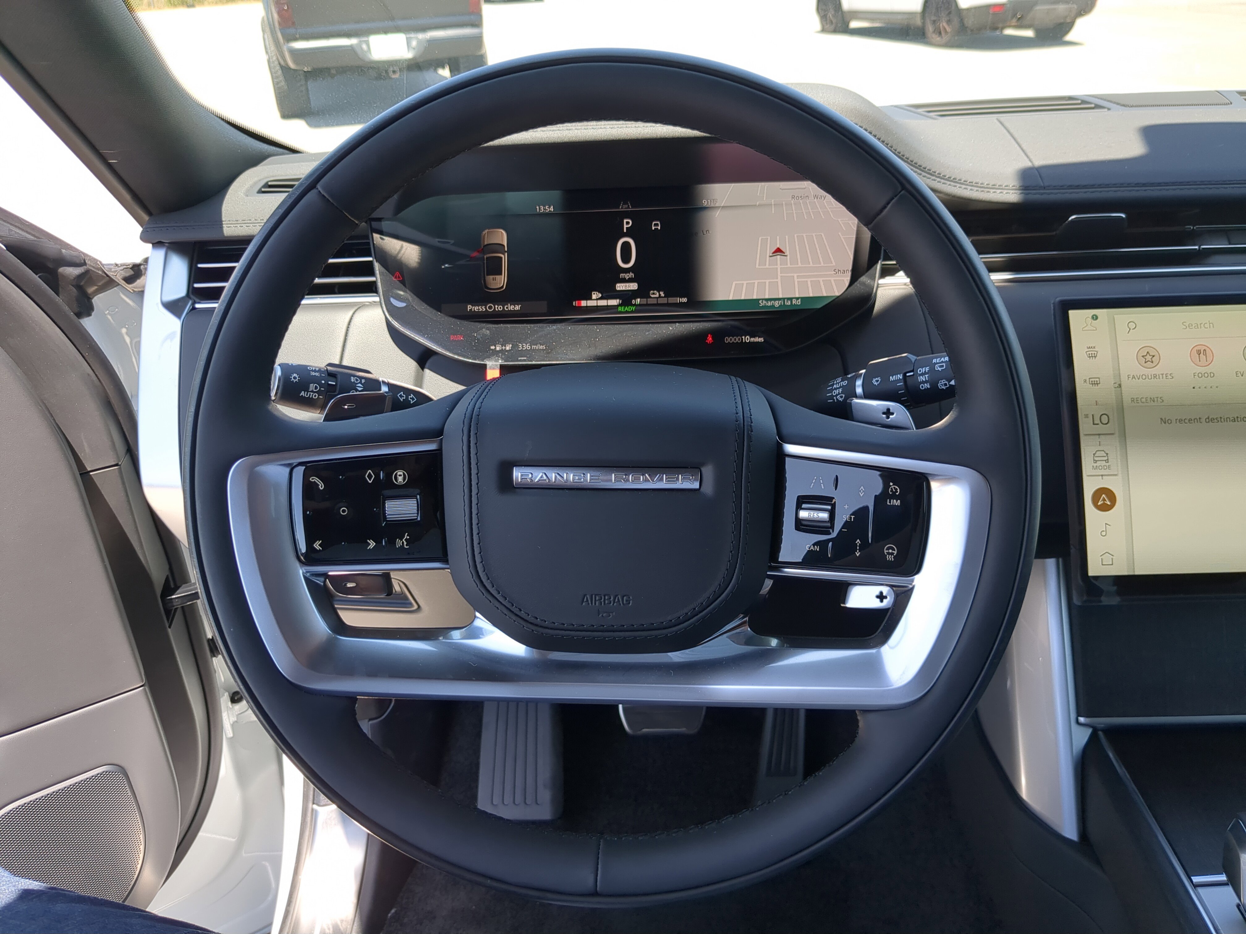 2025 Land Rover Range Rover SE photo 13