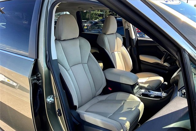 2024 Subaru Ascent Premium photo 6