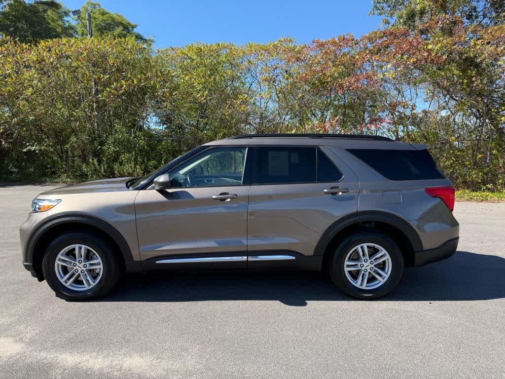 2021 Ford Explorer XLT photo 2