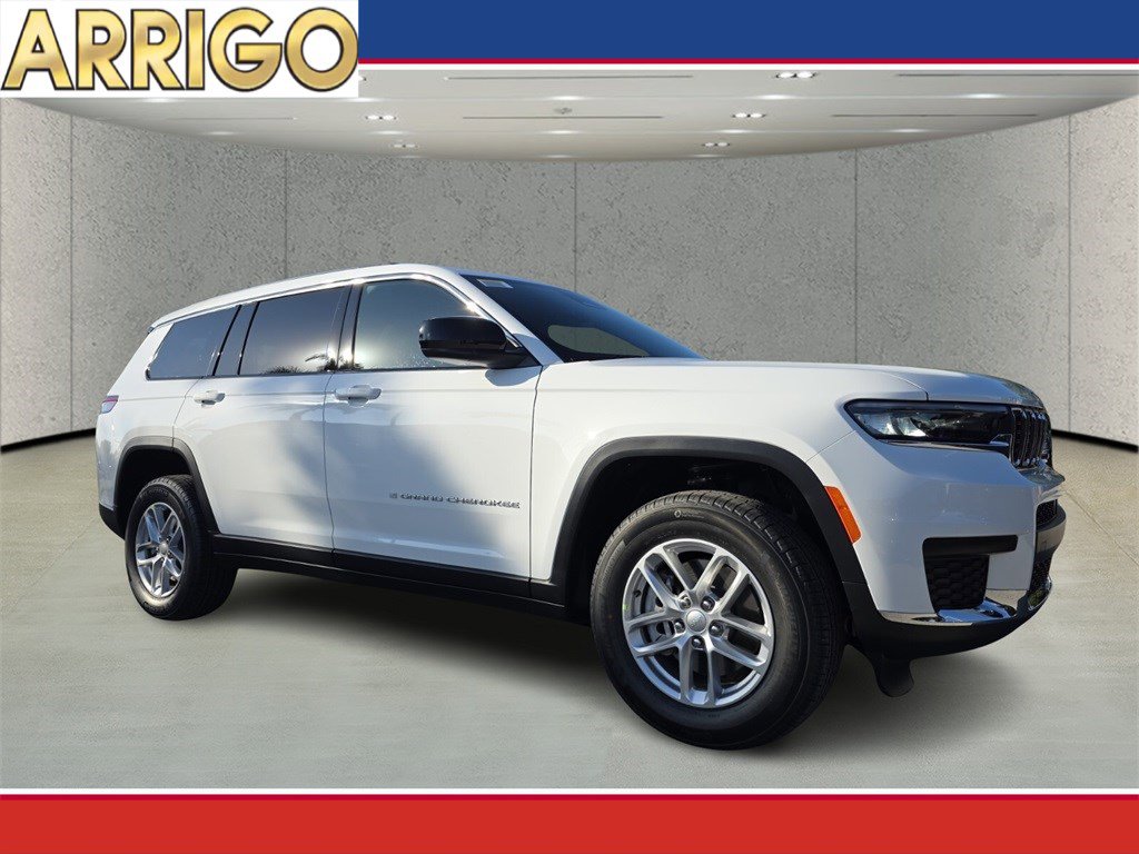 2025 Jeep Grand Cherokee L Laredo's photo