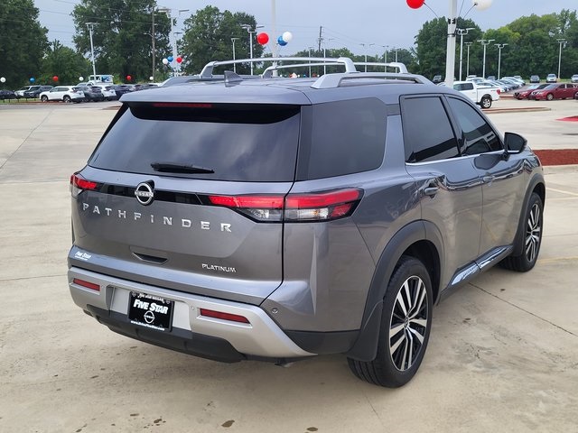 2024 Nissan Pathfinder Platinum photo 3