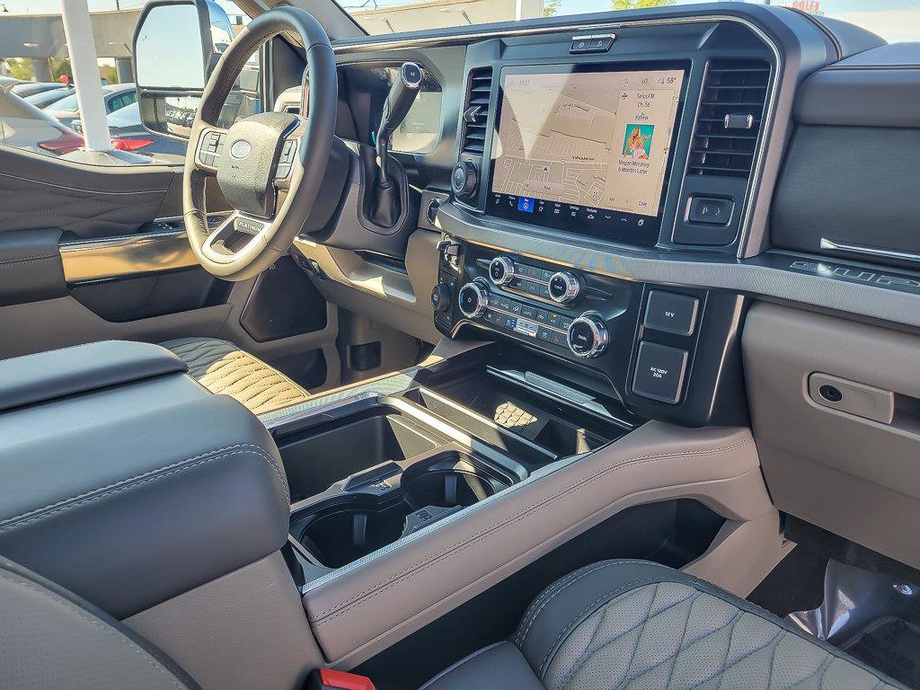 2025 FORD F-450 - Image 30