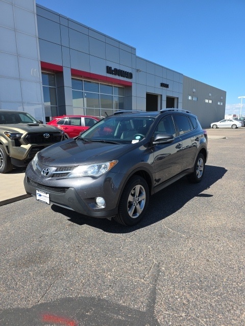 2015 Toyota RAV4 XLE photo 2