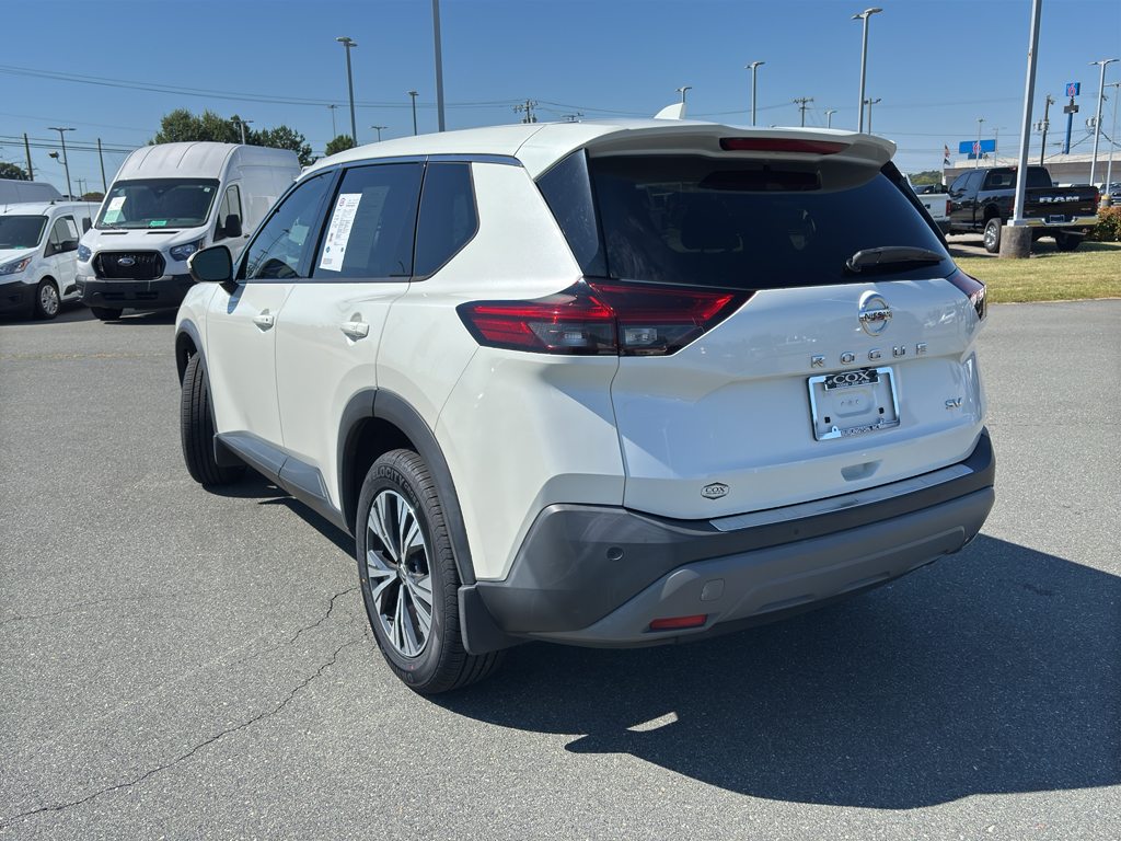2021 Nissan Rogue SV photo 3