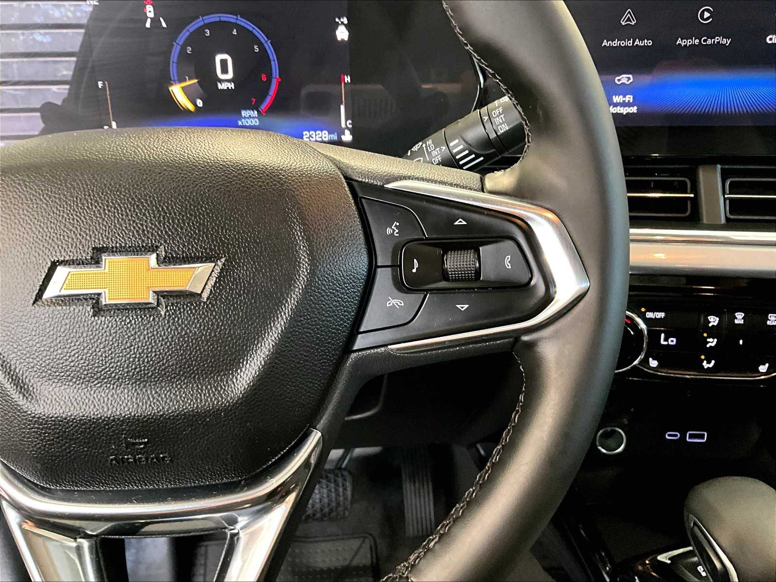 2025 Chevrolet Trax LT photo 25