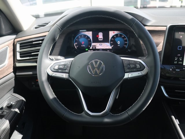 2025 Volkswagen Atlas SEL photo 15