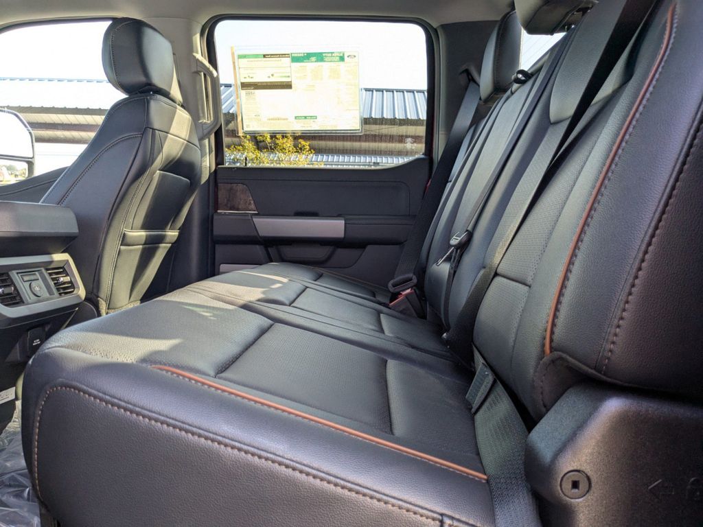 2025 Ford F-350 Lariat photo 13