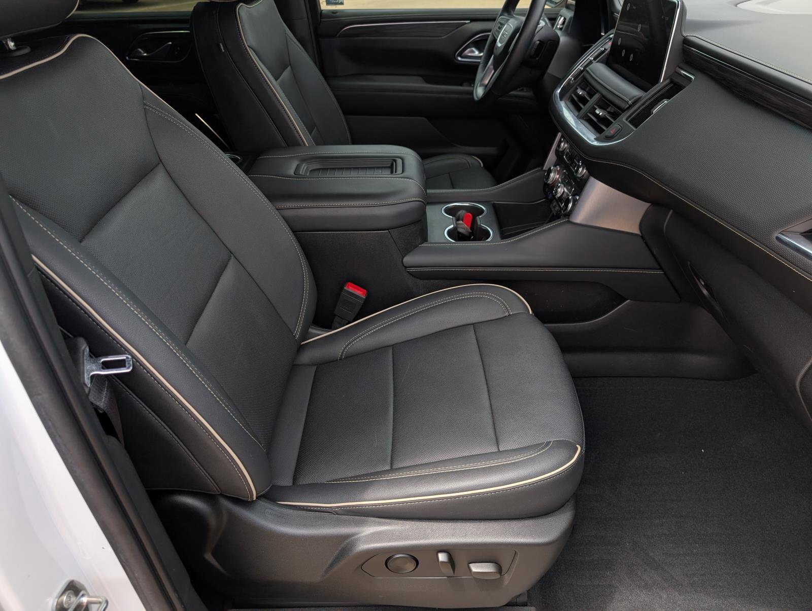 2022 Gmc Yukon SLT photo 39