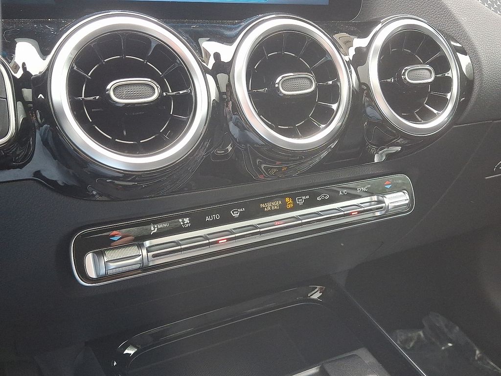 2026 Mercedes Benz GLA 250 4MATIC photo 12