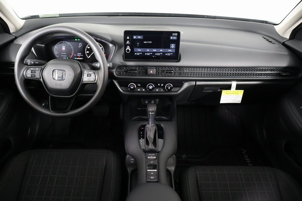2026 Honda HR-V LX photo 4