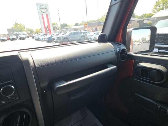 2009 Jeep Wrangler X photo 25