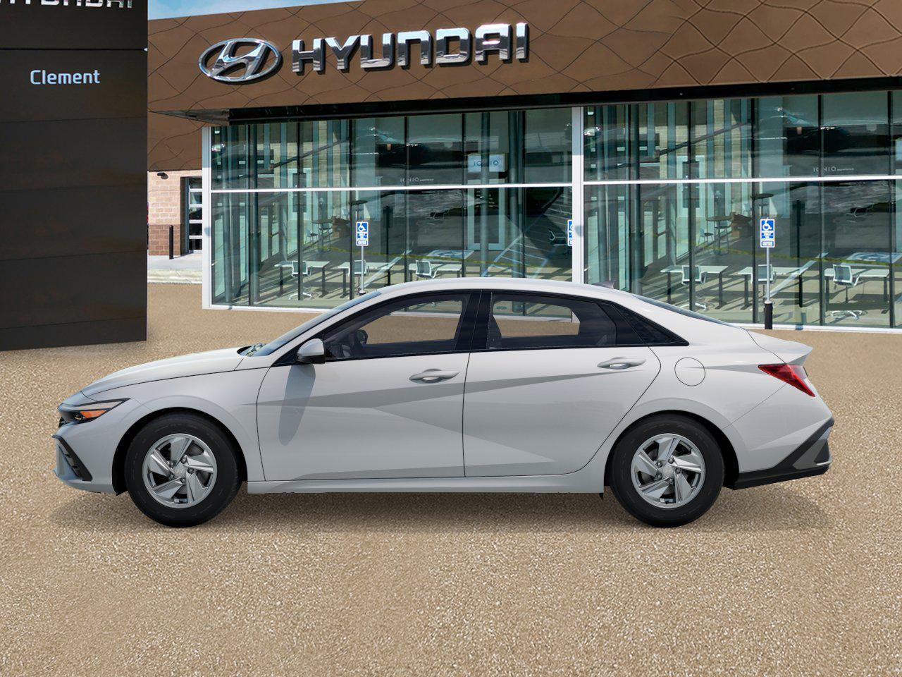 2025 Hyundai Elantra SE photo 2