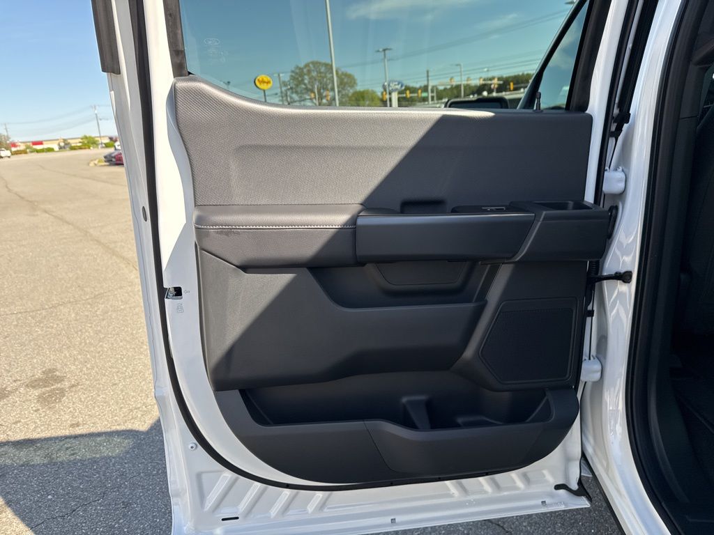 2025 Ford F-150 STX photo 14