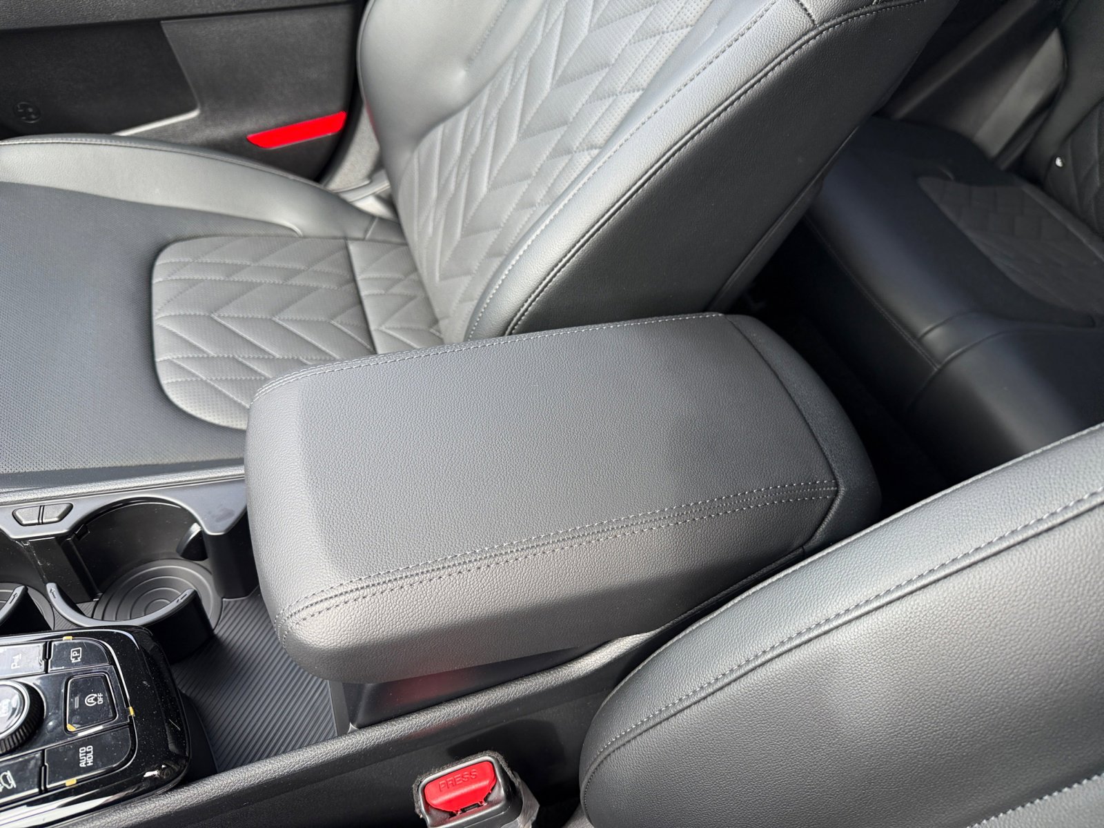 2025 Kia Sportage X-Pro photo 14
