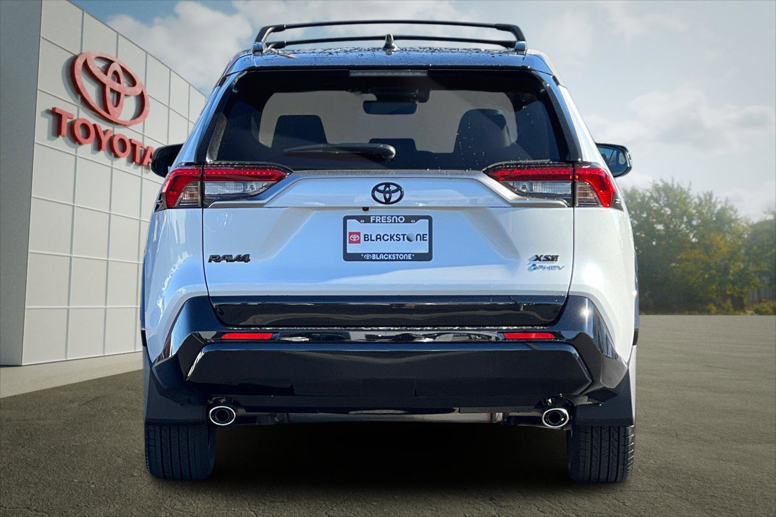 2025 Toyota RAV4 Hybrid XSE photo 3
