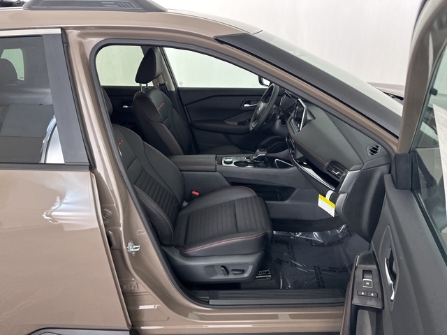 2026 Nissan Rogue SV photo 10