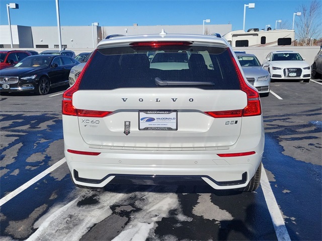 2025 Volvo XC60 B5 photo 4