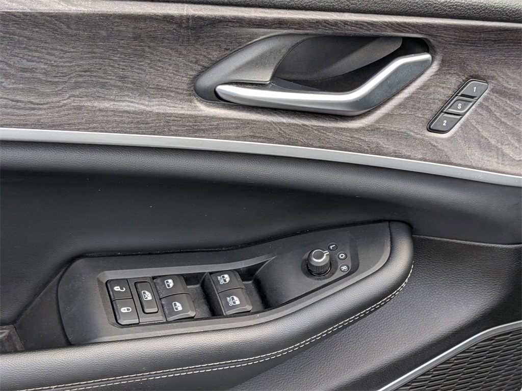 2022 Jeep Grand Cherokee Limited photo 9