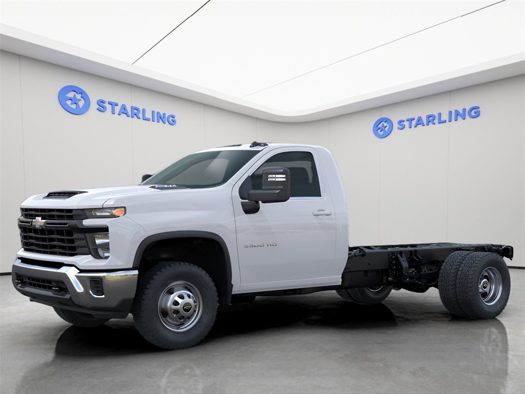 2025 Chevrolet Silverado 3500HD Work Truck photo 2