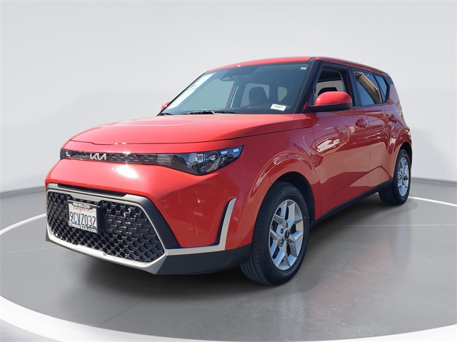 2023 Kia Soul LX photo 2