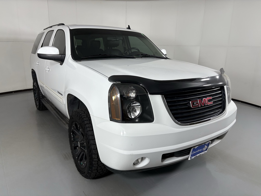 2011 Gmc Yukon SLE photo 2