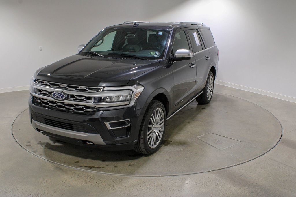 2023 Ford Expedition Platinum's photo