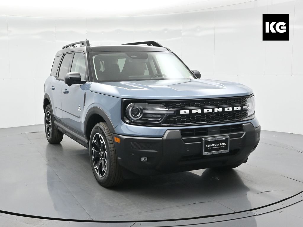 2025 Ford Bronco Sport Outer Banks's photo
