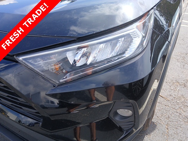 2021 Toyota RAV4 XLE photo 4