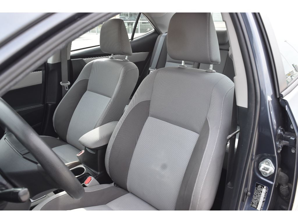 2019 Toyota Corolla LE photo 23