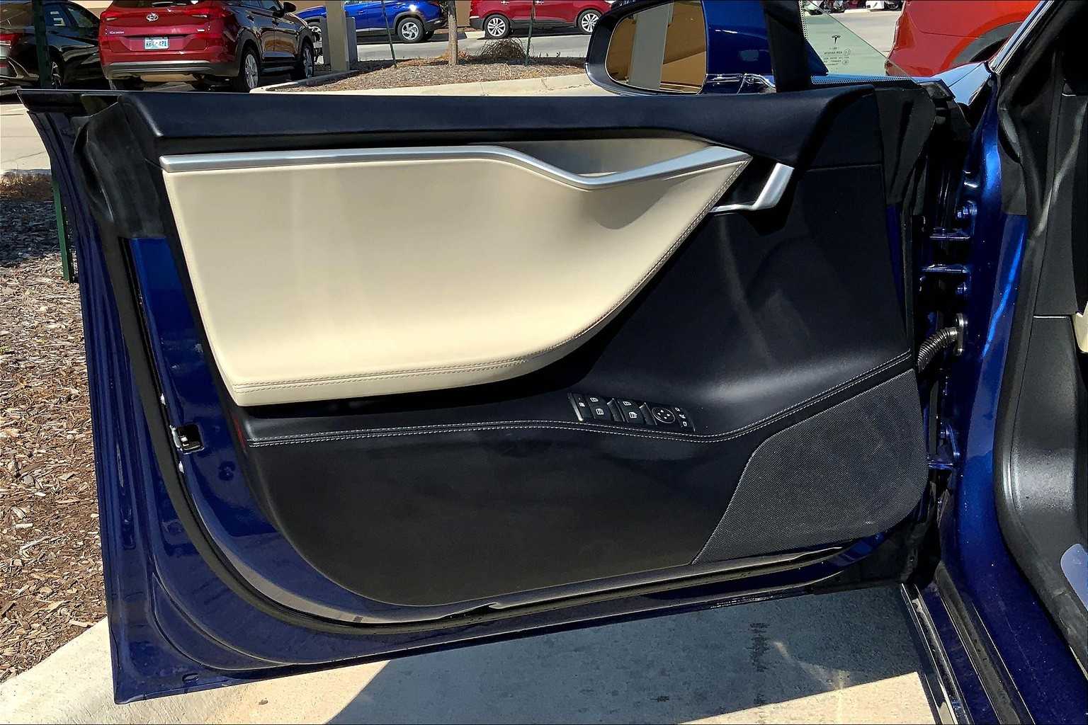 2017 Tesla Model S 100D AWD photo 21