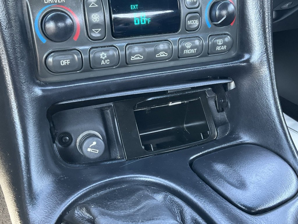2004 Chevrolet Corvette Base photo 8
