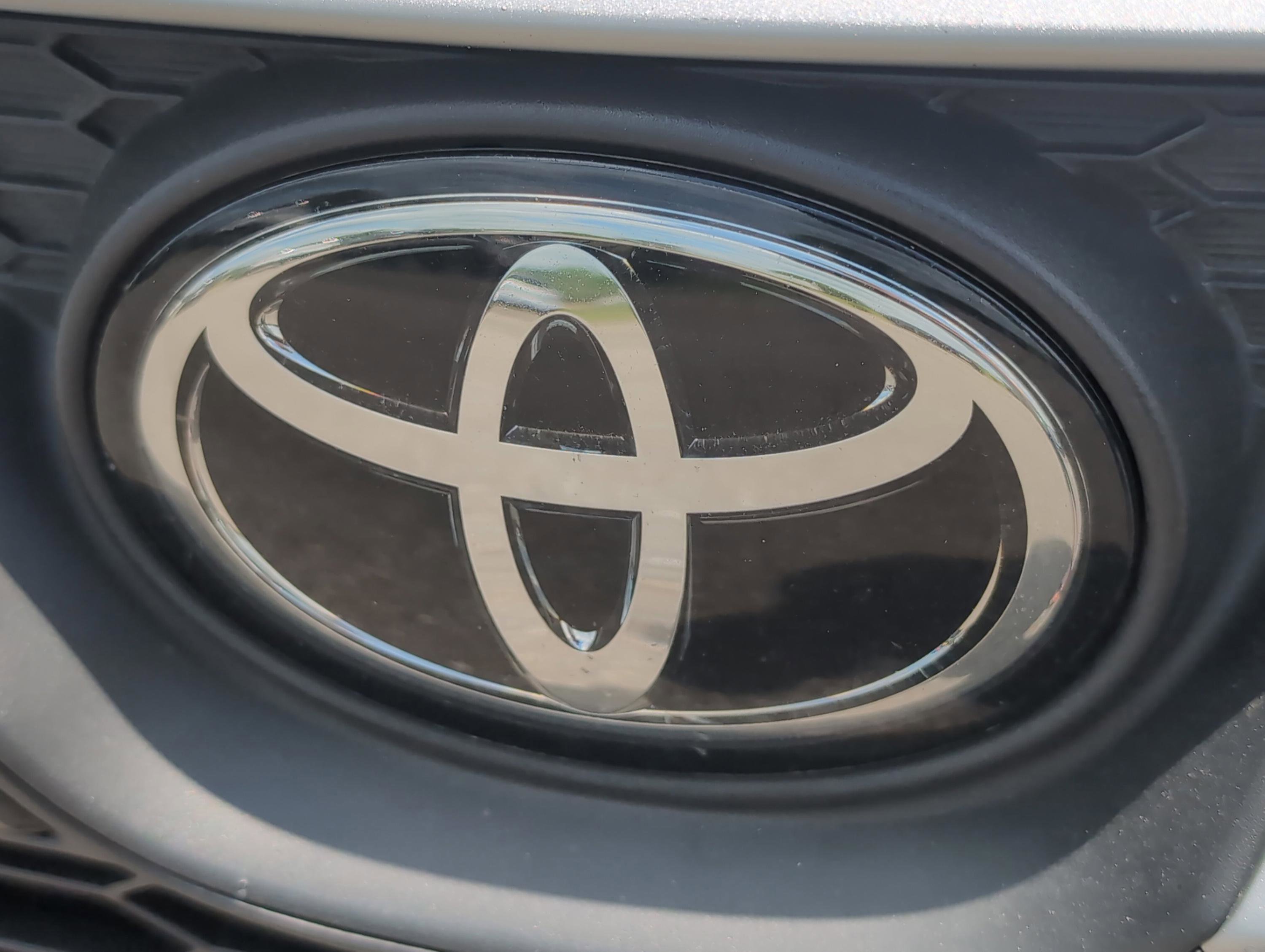 2022 Toyota Corolla LE photo 4
