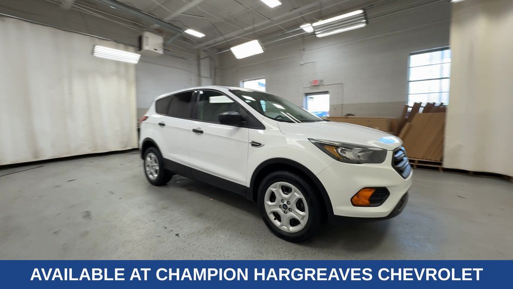 2019 Ford Escape S photo 3