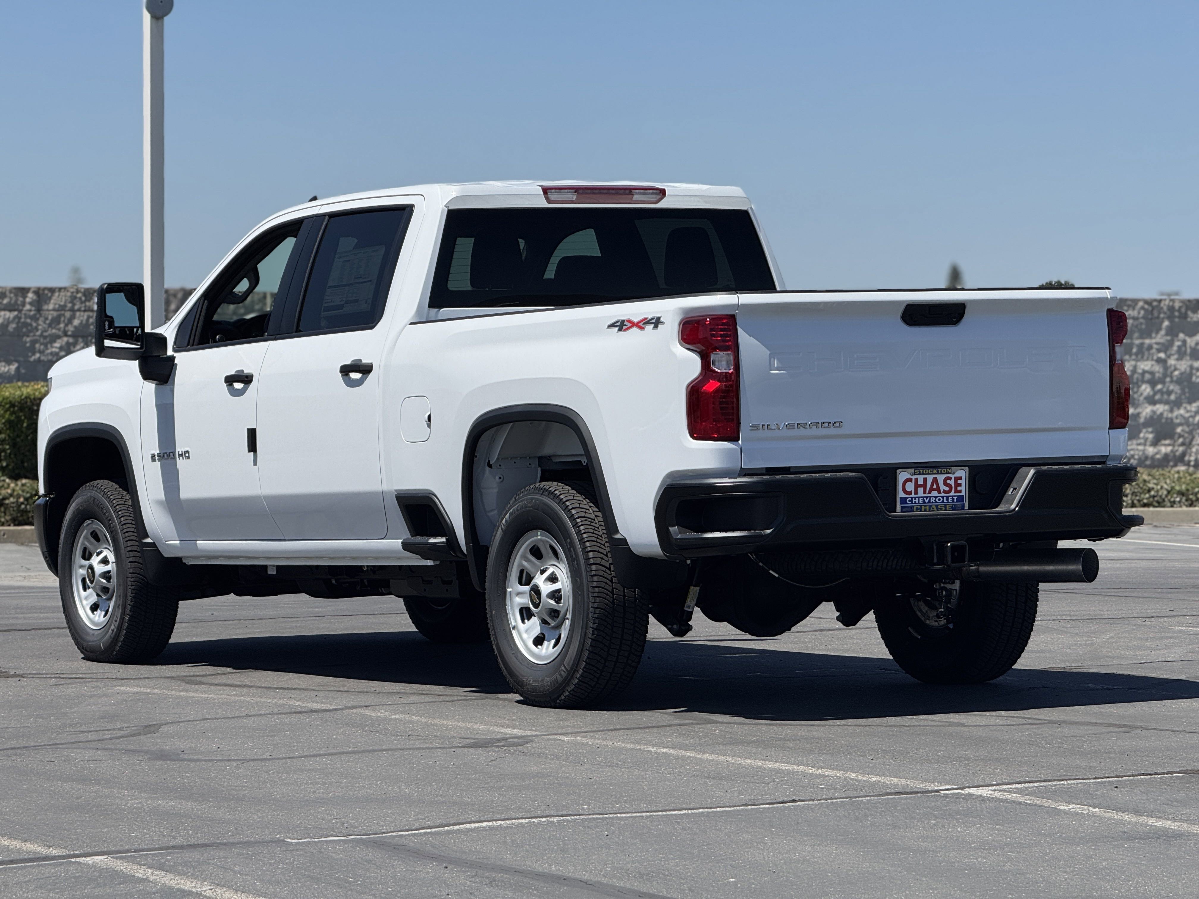 2025 Chevrolet Silverado 2500HD photo 4