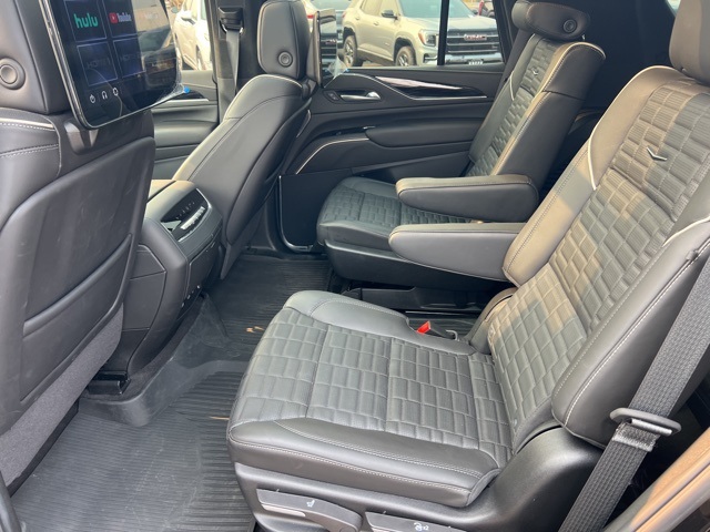 2024 Cadillac Escalade V-Series photo 11