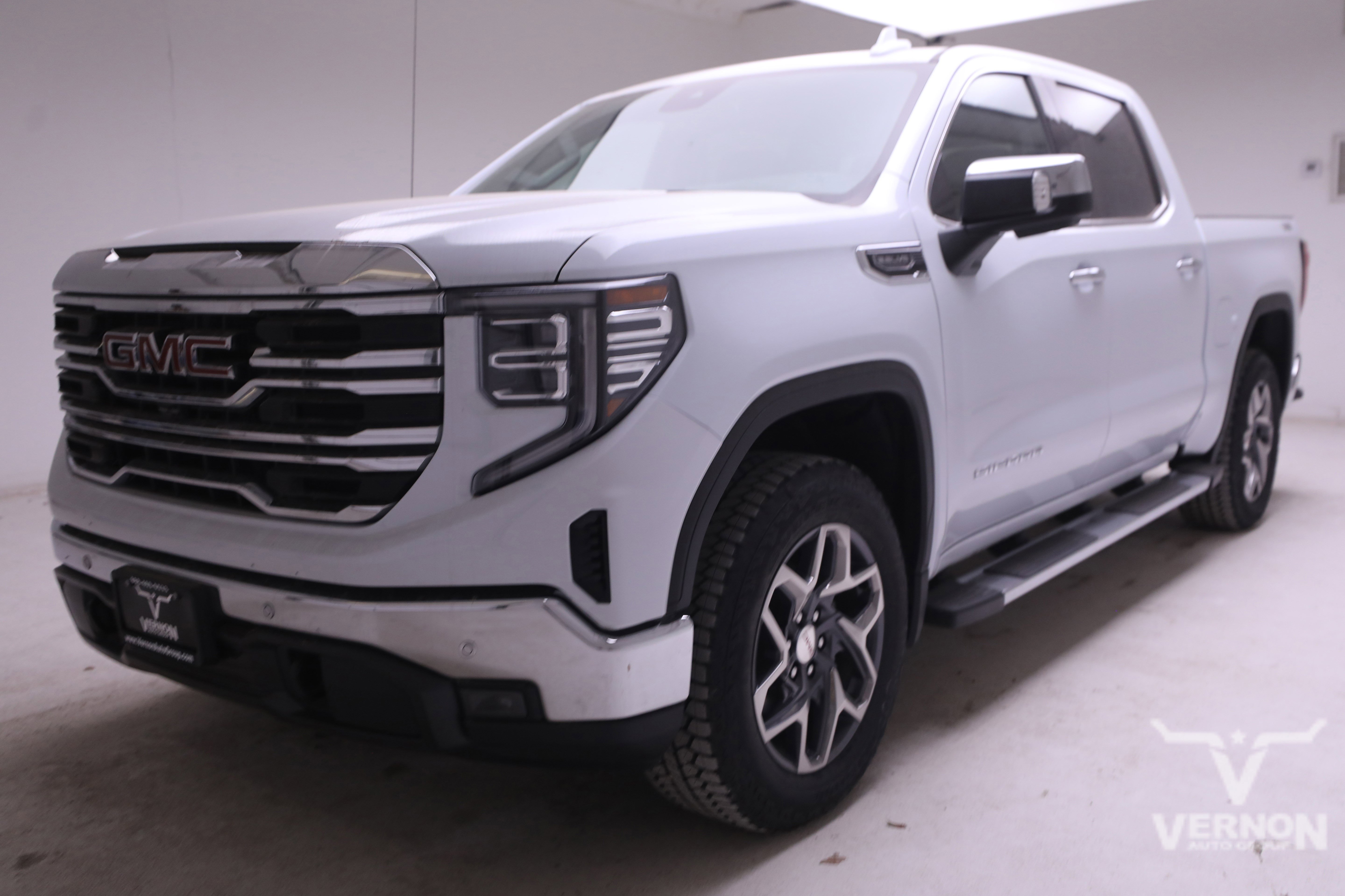 2026 GMC Sierra 1500 SLT's photo