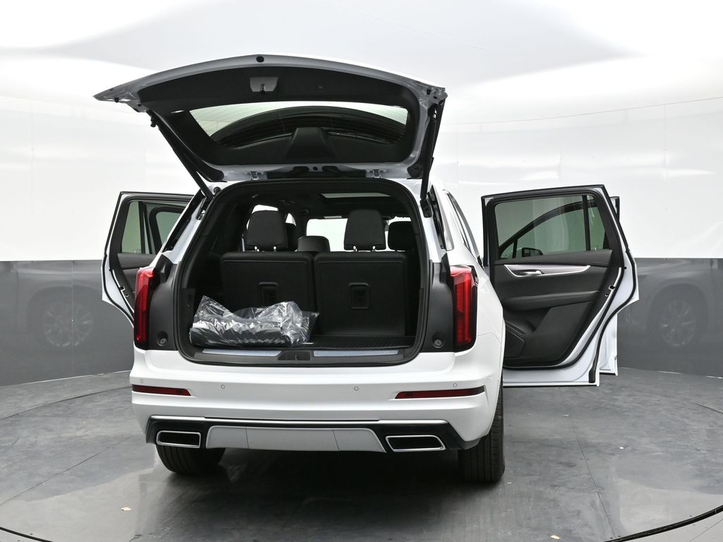 2025 Cadillac XT6 Luxury photo 37
