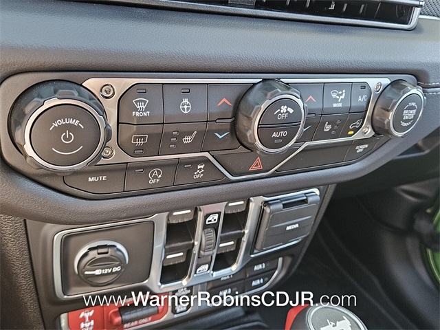 2025 Jeep Wrangler Rubicon photo 18