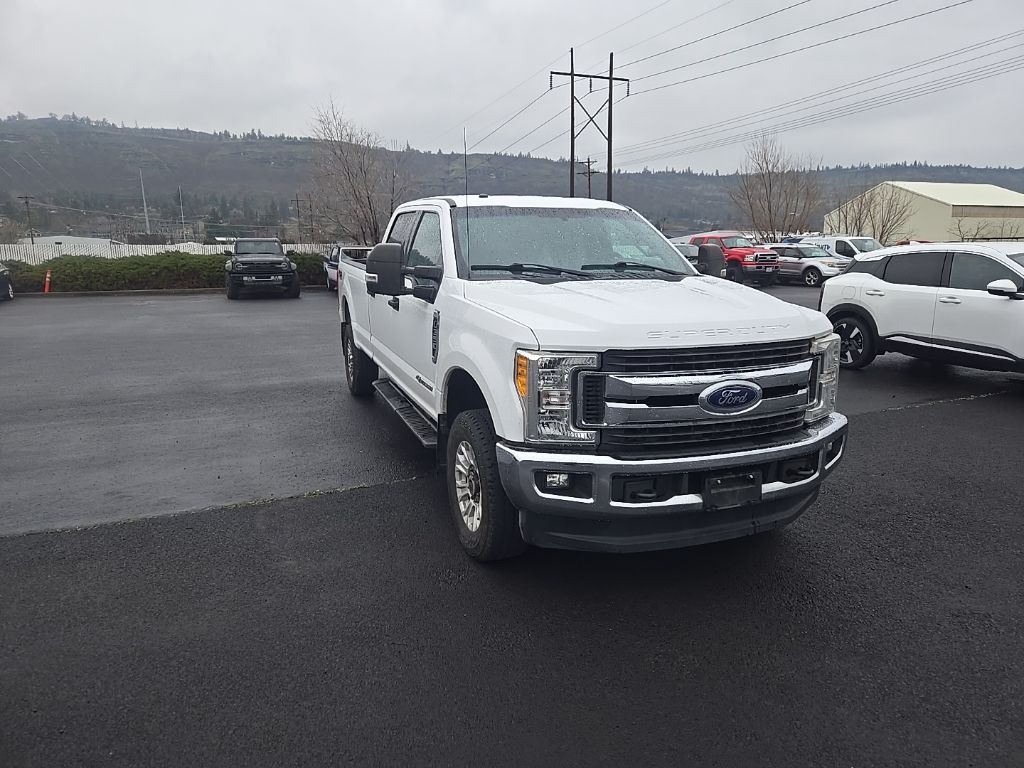 2017 Ford F-350 Super Duty XLT's photo