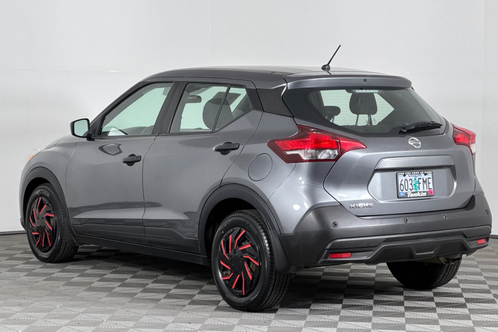 2020 Nissan Kicks S photo 6