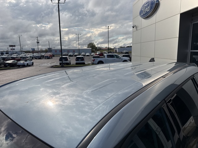 2022 Toyota Highlander LE photo 10