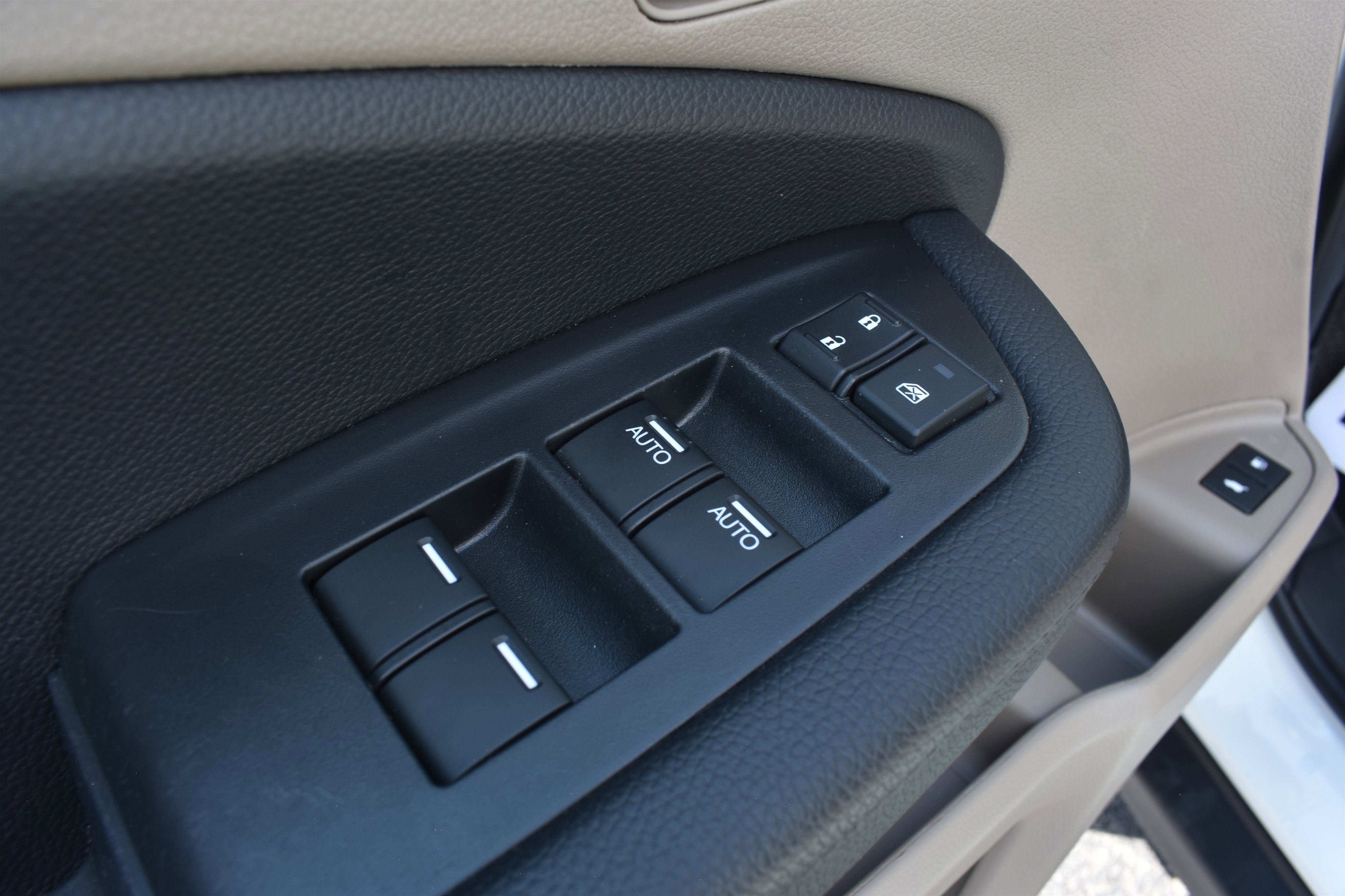 2021 Honda Pilot Touring photo 3