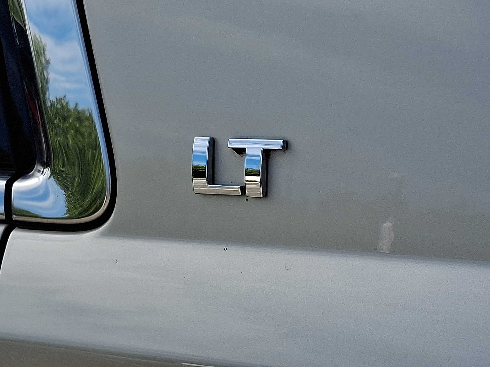 2017 Chevrolet Tahoe LT photo 29